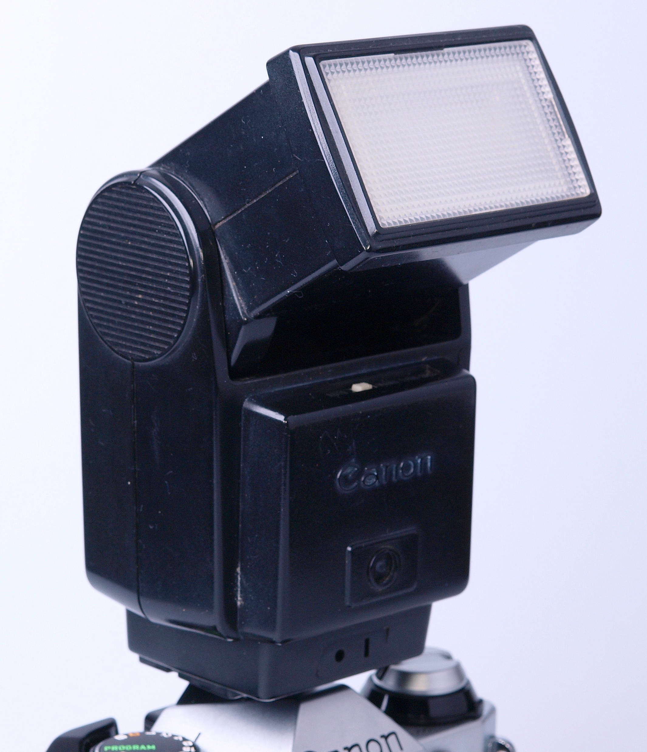 Canon Speedlite 199A flash unit. for use with A series cameras. – Wide